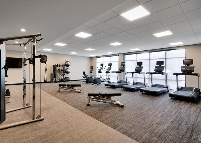 Hotel Fairfield By Marriott & Show 3*