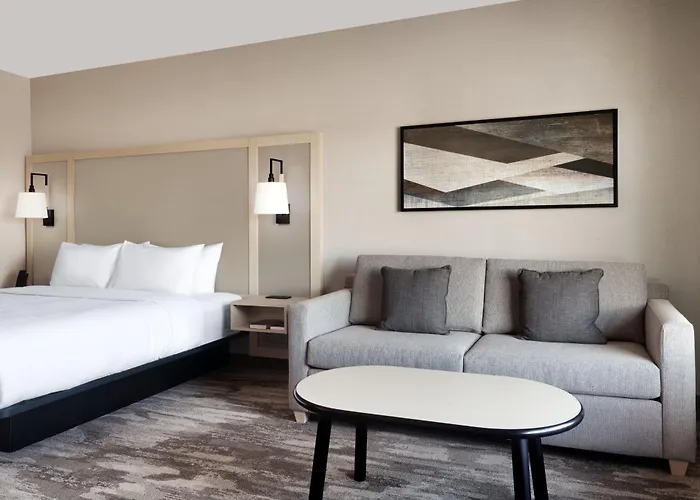 Fairfield By Marriott & Show 3*