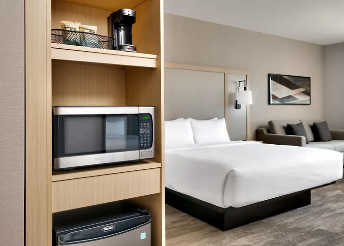 Fairfield By Marriott & Show 3*