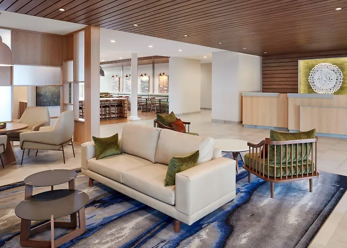 Fairfield By Marriott & Show 3*