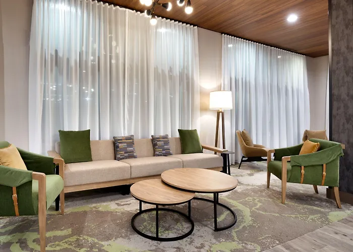 Fairfield By Marriott & Show 3*