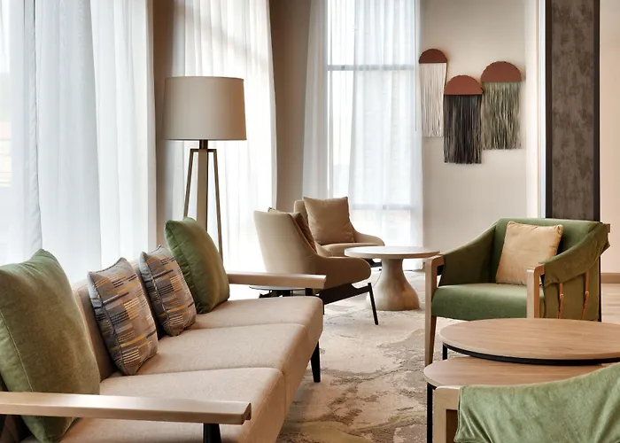 Hotel Fairfield By Marriott & Show 3*