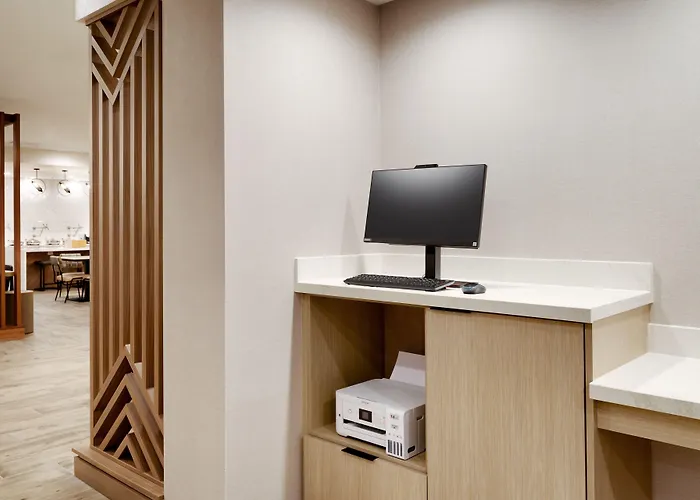 Hotel Fairfield By Marriott & Show 3*
